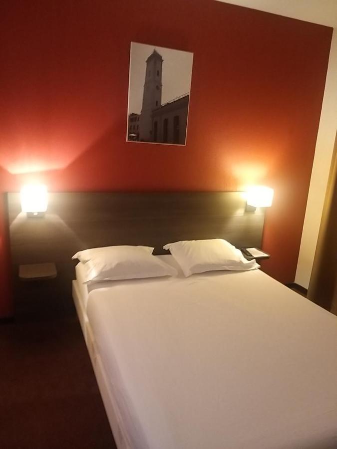 Studio Privatif Dans Hotel Residence Nimes Gare المظهر الخارجي الصورة
