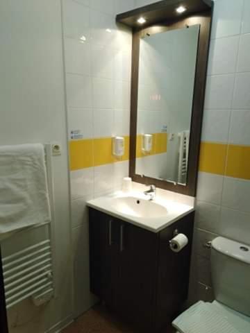 Studio Privatif Dans Hotel Residence Nimes Gare المظهر الخارجي الصورة